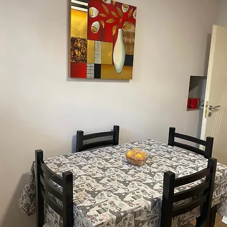 Lovely One Bedroom Flat In Apartment Durres