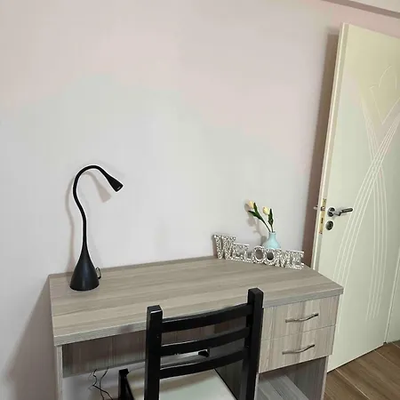 Lovely One Bedroom Flat In 아파트 Durrës