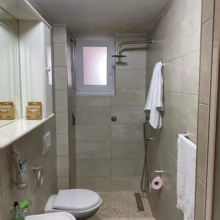 Lovely One Bedroom Flat In *